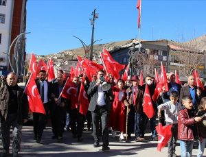 Hakkari’de İYİ Partili Türkkan’a tepki yürüyüşü