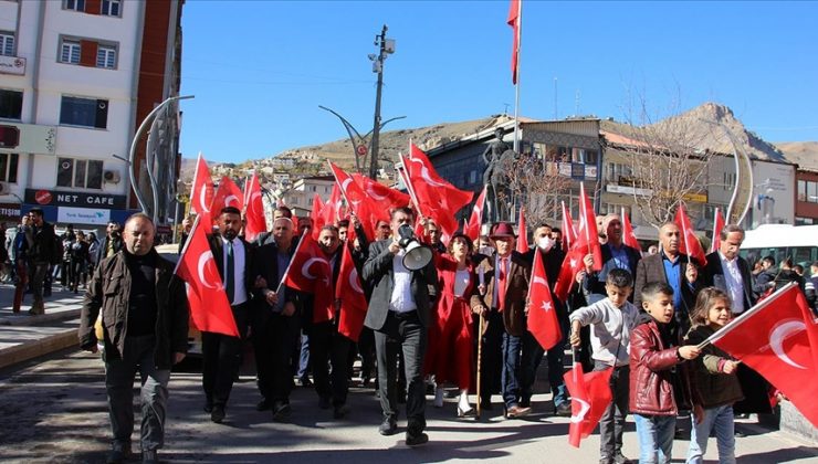 Hakkari’de İYİ Partili Türkkan’a tepki yürüyüşü