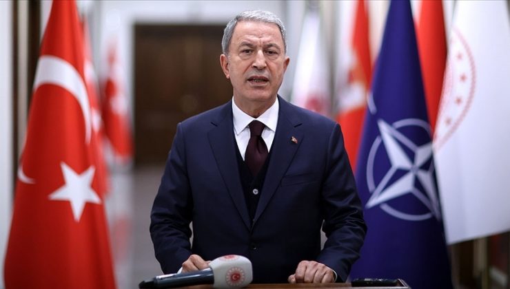 Bakan Akar: Türkiye, NATO’nun güvenliğinin merkezinde yer almaktadır