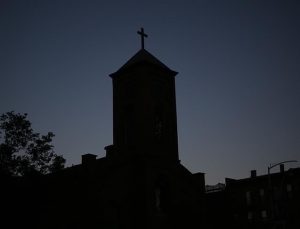 Fransa’da Katolik kilisesi cinsel istismar mağdurlarına tazminat ödeyecek