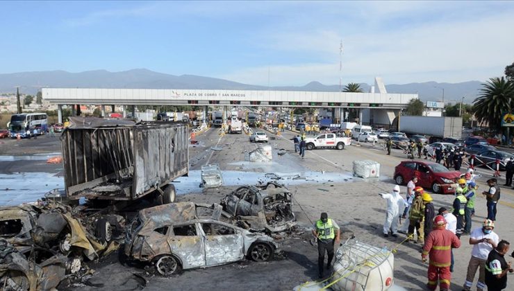 Meksika’da kamyon araçlara çarptı: 19 kişi öldü