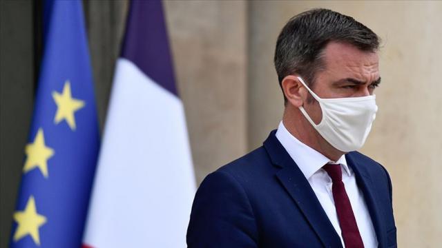 Fransa’da maske zorunluluğu geri geldi
