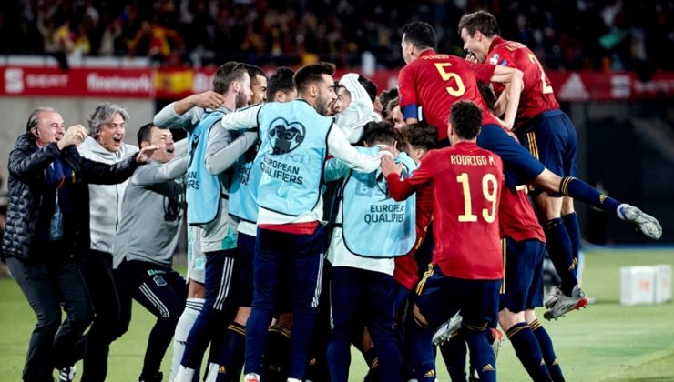 Sırbistan ve İspanya 2022 Dünya Kupası’na katılma hakkı kazandı