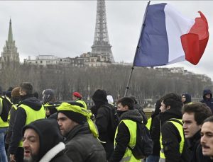 Fransa’da sarı yelekliler tekrar meydanlara iniyor