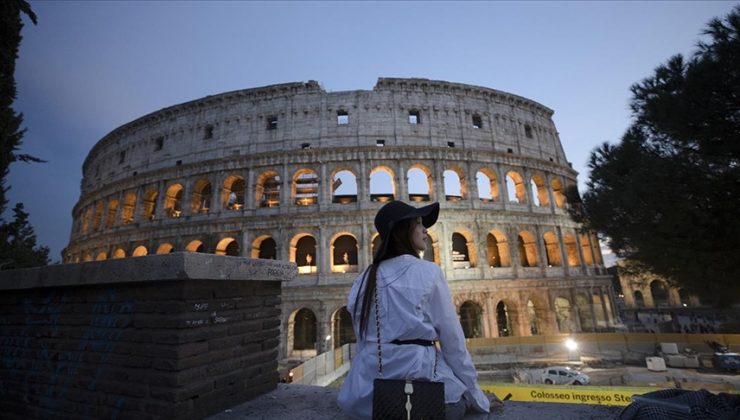 Kovid-19 tüm dünyada turizm sektörünü vurmaya 2021’de de devam etti