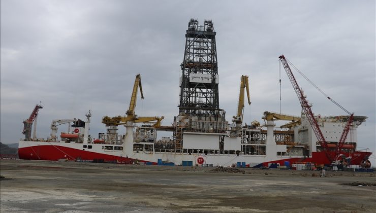 Yavuz Sondaj Gemisi’nin kule montajı çalışmaları sürüyor
