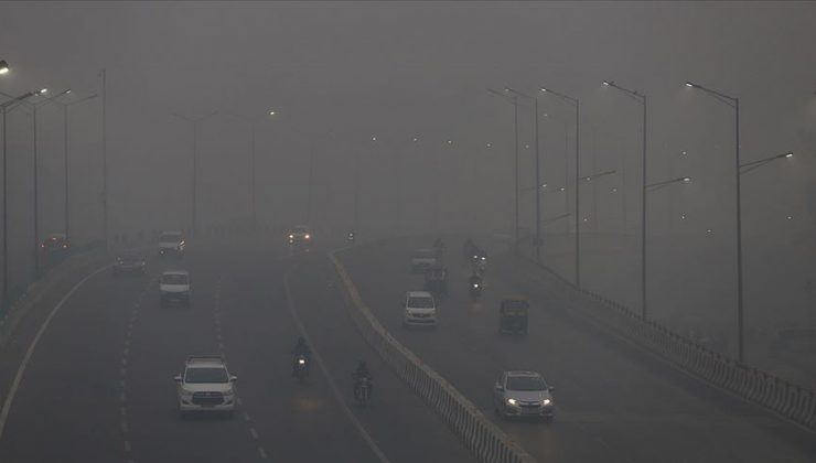 Yeni Delhi’de hava kirliliği nedeniyle eğitime ara verildi