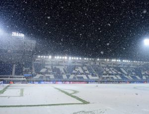 Atalanta-Villarreal maçına kar engeli