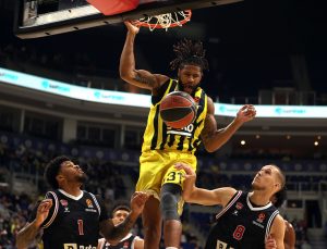 Fenerbahçe rüzgarı esmeye devam ediyor 75-53