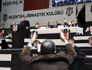 Beşiktaş Genel Kurul’unda gergin anlar!