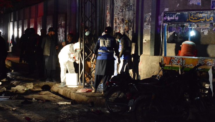 Pakistan’da düzenlenen bombalı saldırıda 4 kişi öldü