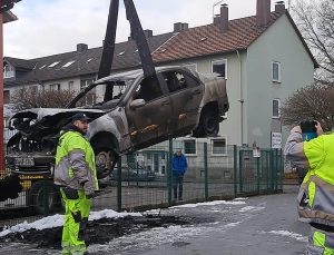 Almanya’da cami otoparkındaki araç kundaklandı