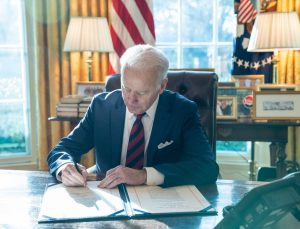 Biden’ı öldürmek üzere Beyaz Saray’a giden bir kişi yakalandı