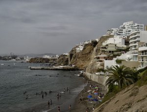 Peru’da COVID-19 nedeniyle yılbaşında plajlara giriş yasaklandı