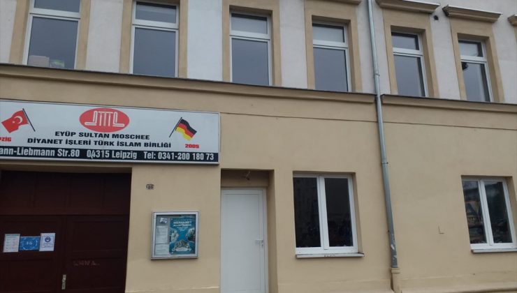 Almanya’da camiye saldırı! 11 kişi gözaltına alındı