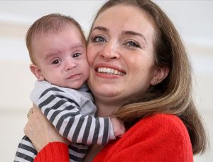 Yoğun bakımdaki anne ile bebeğinin yaşam savaşında mutlu son