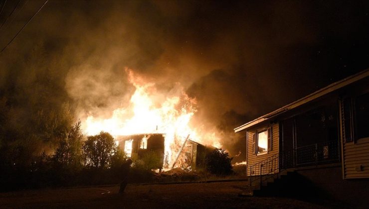 Colorado’da çıkan yangınlarda yüzlerce ev kül oldu