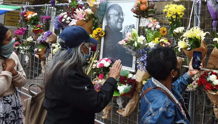 Güney Afrika Desmond Tutu’nun ölümüne ağlıyor