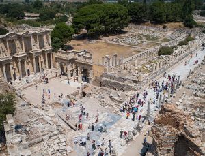 Efes Antik kenti denizle buluşacak