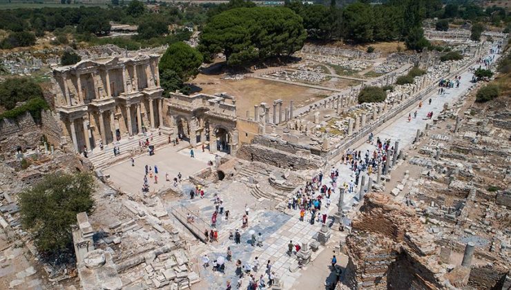 Efes Antik kenti denizle buluşacak