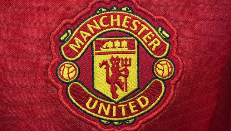 Manchester United koronavirüs nedeniyle kulüp tesisini kapattı