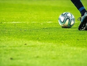 Çin, milli takımda oynayan futbolcularına dövme yasağı getirdi