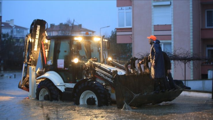 Trakya’da sağanak hayatı felce uğrattı