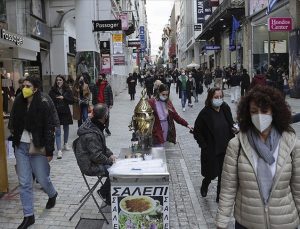 Yunanistan, Kovid-19 ile mücadelede kısıtlama tarihini erkene çekti