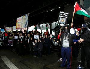 New York’ta Ortodoks Yahudileri ve İsrail yanlısı iki grup karşıt protestolar düzenledi