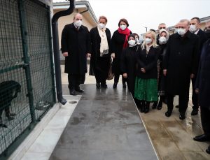 Cumhurbaşkanı Erdoğan,Beykoz hayvan barınağını ziyaret etti