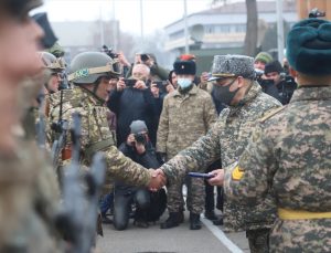 KGAÖ askerleri Kazakistan’dan çekilmeye başladı