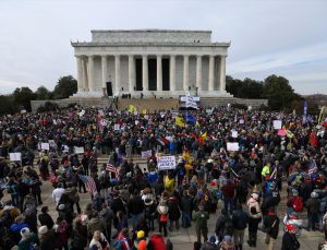 Washington’da Kovid-19 aşısı zorunluluğu protesto edildi