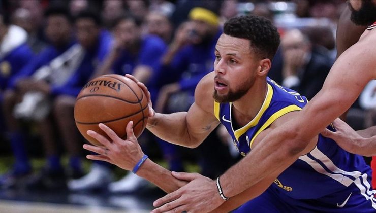 Warriors, Curry’nin son saniye basketiyle kazandı