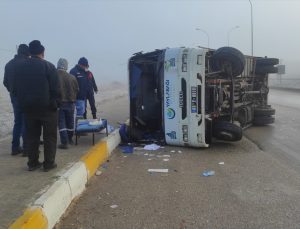 Afyonkarahisar’da yolcu midibüsü devrildi!