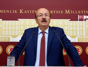 CHP’li milletvekili Mehmet Bekaroğlu özür diledi: İmamoğlu o restorandaymış