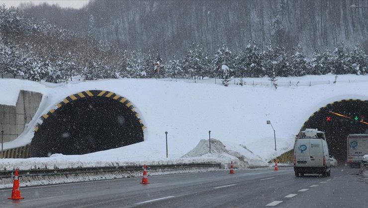 Bolu Dağı Geçidi’nin İstanbul yönü ulaşıma kapatıldı