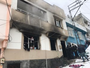 Evde çıkan yangında 2 çocuk hayatını kaybetti