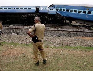 Hindistan’da tren kazası: 9 kişi hayatını kaybetti