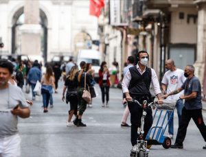 İtalya’da salgın kaynaklı  son 24 saatte 377 kişi öldü