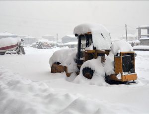 Doğu Anadolu’da 818 yerleşim yerinin yolu kapandı