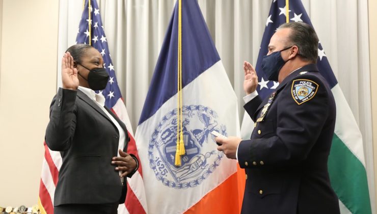 NYPD’de Keechant Sewell yemin ederek görevine başladı