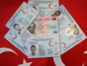 Türk vatandaşları bir ülkeye daha kimlikle gidebilecek