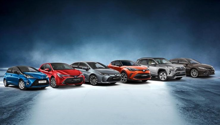 Toyota 2021’de yine ‘en çok satan otomobil üreticisi’ oldu