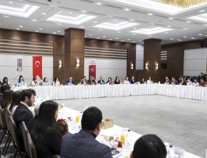 YTB’den Türkiye’de okuyan Kazak öğrencilere moral kahvaltısı