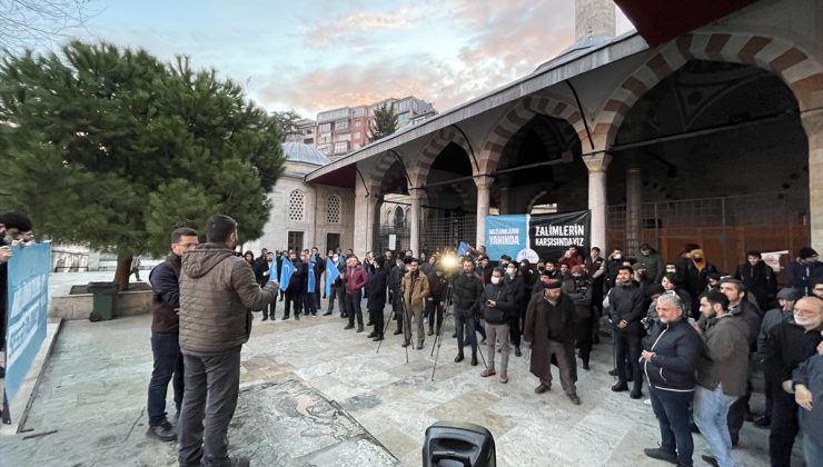 Hindistan’daki başörtüsü yasağı protesto edildi