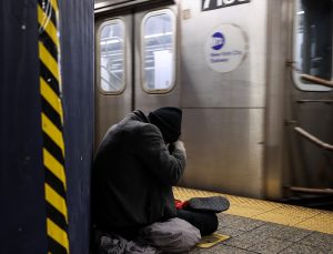 NYC metro istasyonları “evsizlerin evi” haline geldi