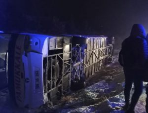 Afyonkarahisar’da yolcu otobüsü devrildi: 8 yaralı