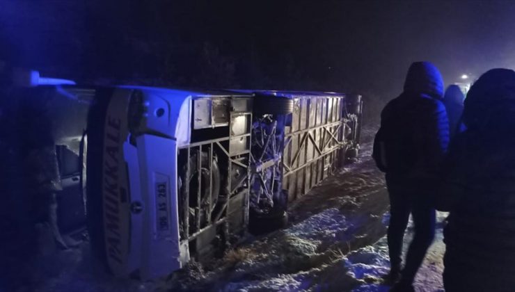 Afyonkarahisar’da yolcu otobüsü devrildi: 8 yaralı