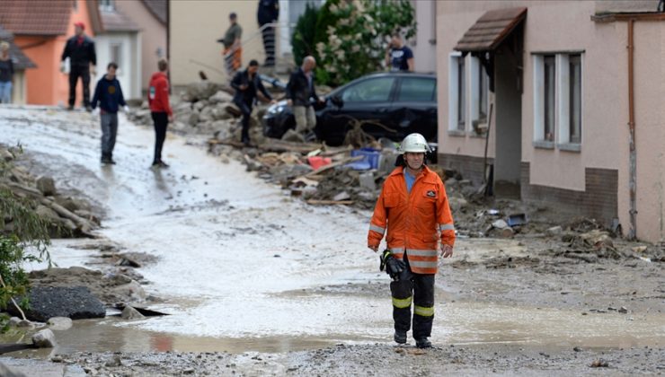 Şiddetli fırtına Almanya’yı karanlığa mahkum etti