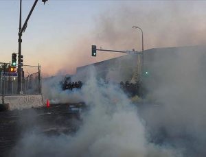 Aşı karşıtı protestoculara biber gazı kullanıldı